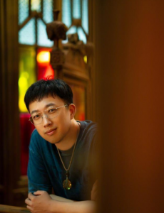 于正斥责营销号，前脚才在朋友圈称赞乔欣，后脚就给我编故事了