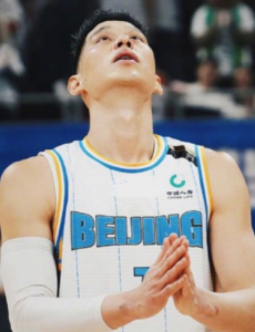 林书豪为被暴力执法致死黑人发声，为他人伸张正义