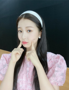 取关lisa微博，虞书欣道歉