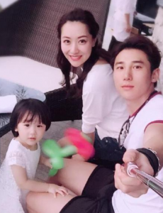 白冰离婚，自曝早已在几年前挑选了跟先生分开