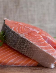 三文鱼应无罪但暂时不要生吃，超市已下架