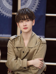 周震南回应R1SE新歌争议，坚持自己所认同的