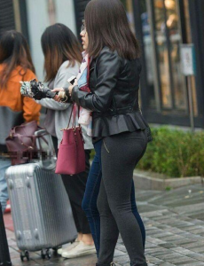 身材微胖的美女这样穿更有韵味