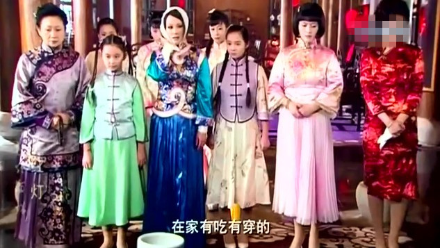 花灯满城卓云剧照 花灯满城卓云扮演者刘晓庆剧照