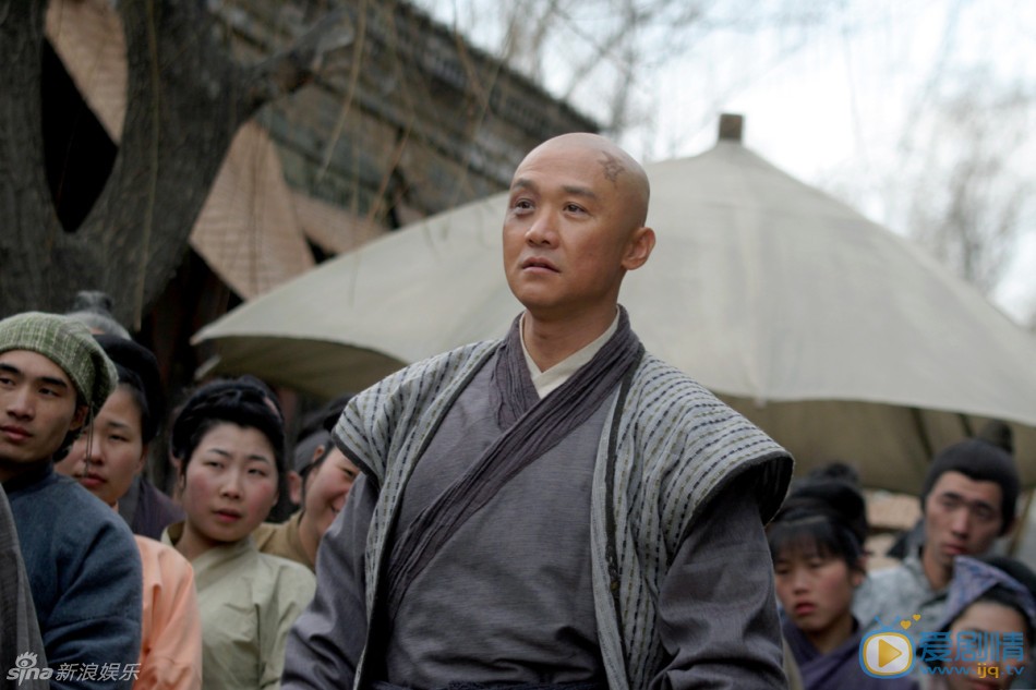 黄志忠高清剧照 黄志忠首演喜剧 由黄志忠领衔出演的《皮五传奇》正在山东卫视热播，日前黄志忠一组“被打”剧照曝光。为饰演皮五黄志忠可谓“吃尽苦头”，扮乞丐、被殴打也成了家常便饭。