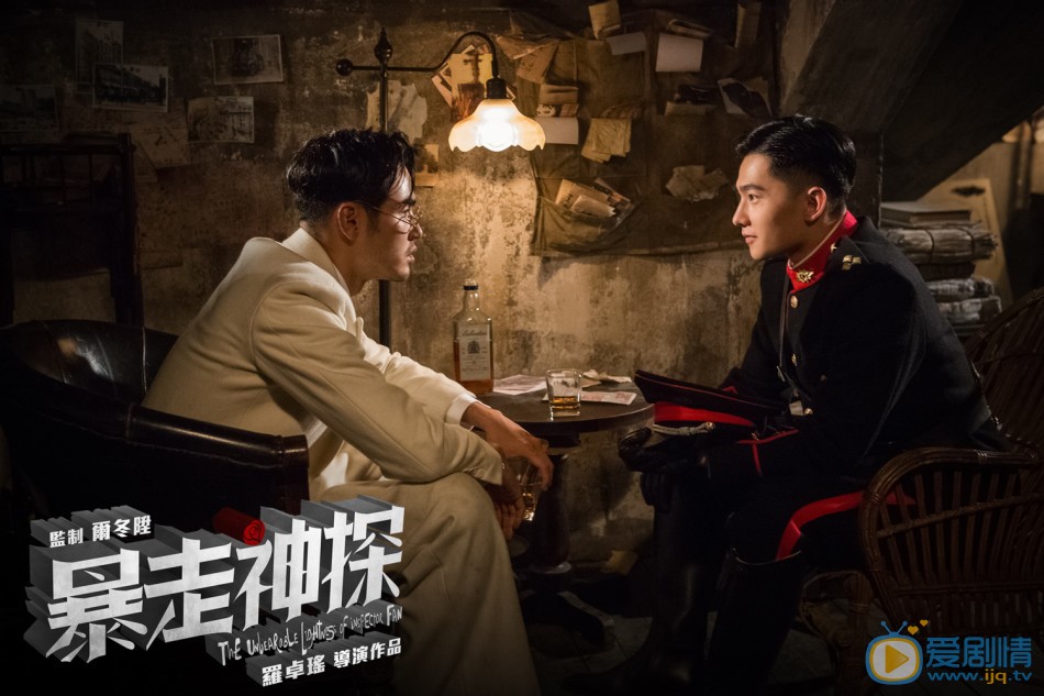 阮经天杨洋灯下对峙 《暴走神探》曝光杨洋剧照，他的角色是一个霸气军官，导演罗卓瑶则透露他是个&ldquo;漂亮又邪恶的美少年&rdquo;；而用杨洋自己的话说，他饰演的是&ldquo;智商很高的高富帅&rdquo;。