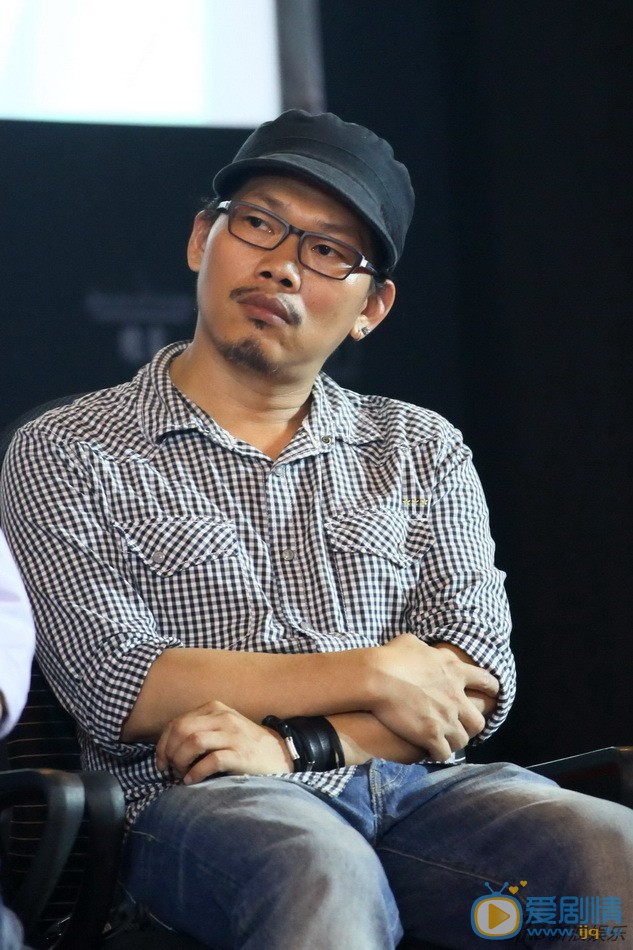 方文山 6月18日下午，新浪潮论坛第二场之潮流生产力在上海举行，导演何平主持，薛晓璐、徐峥、郭敬明、张猛、杨采妮和方文山均到场。