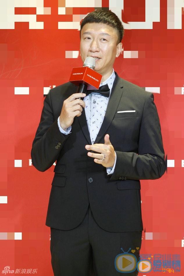 孙红雷妻子王骏迪 孙红雷和王骏迪大婚高清组图 10月9日，孙红雷婚后携妻子首度亮相。新婚燕尔的两人十指紧扣，大秀甜蜜。孙红雷还自曝自己是“妻管严”，钱由老婆管，还称现在随时准备新生命的到来 孙红雷和王骏迪相恋七年终于修成正果！