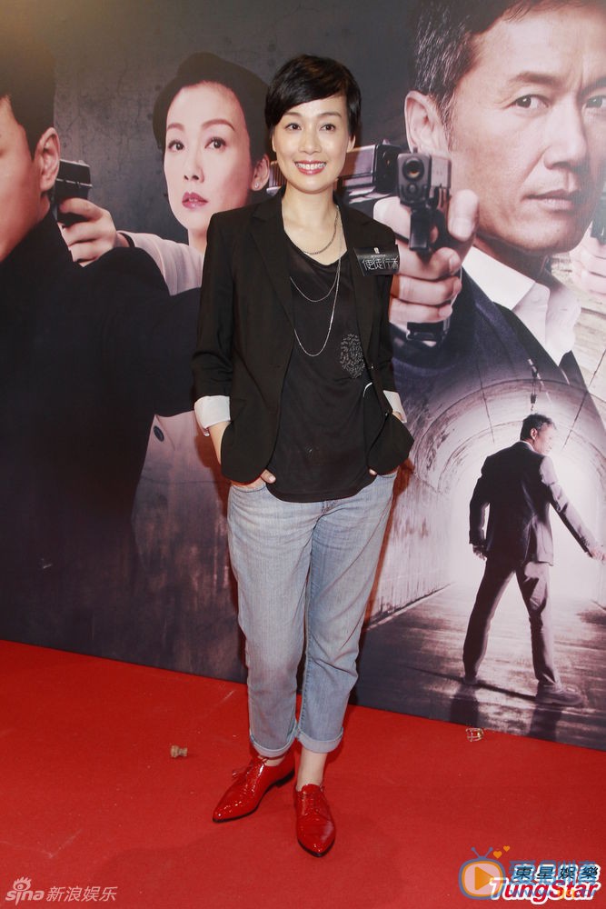 江美仪活动照 江美仪高清写真 江美仪生活照 伍咏薇 江美仪 伍咏薇将与江美仪合演舞台剧《嬉春酒店》，伍姑娘表示如今已彩排得如火如荼，而自己因为患上肠胃炎要看医生，不过相信体力上是没问题。