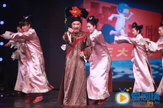 王祖蓝搞笑照 活动照
