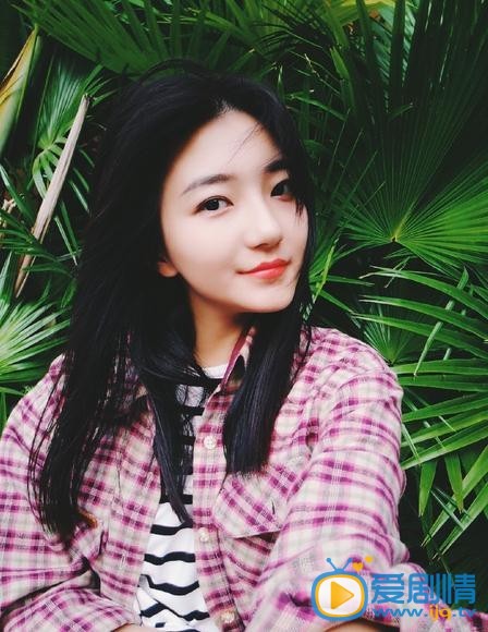 白卉子生活照 白卉子高清写真_白卉子高清剧照