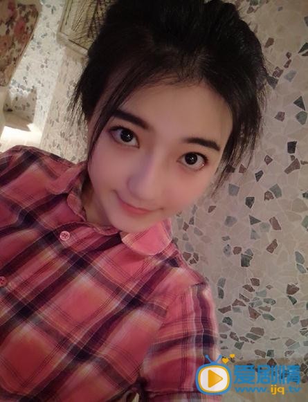 白卉子生活照 白卉子高清写真_白卉子高清剧照