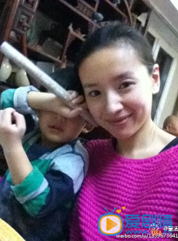 董洁和顶顶合照 董洁和儿子合照