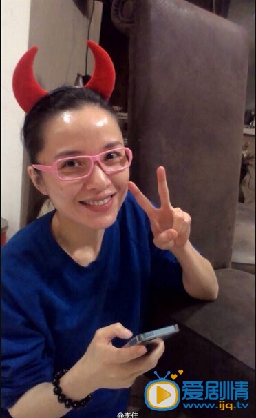 李佳生活照 李佳高清写真_李佳高清剧照