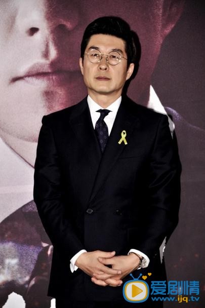 金相中活动照 金相中活动照