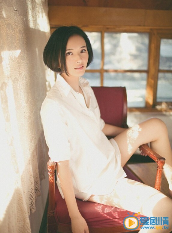 李依玲春日清新写真 李依玲春日清新写真曝光