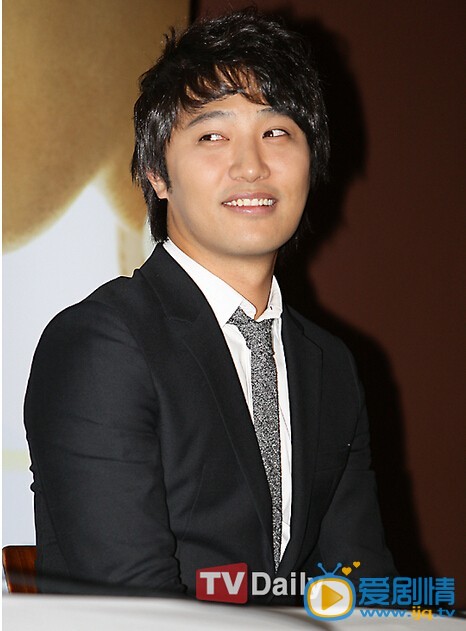 晋久活动照 晋久个人资料介绍简介晋久活动照晋久高清照片