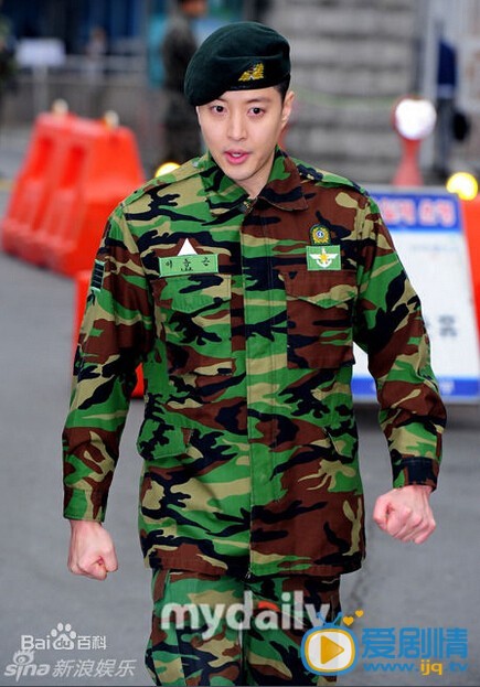 李东健活动照 李东健高清写真_李东健高清剧照
