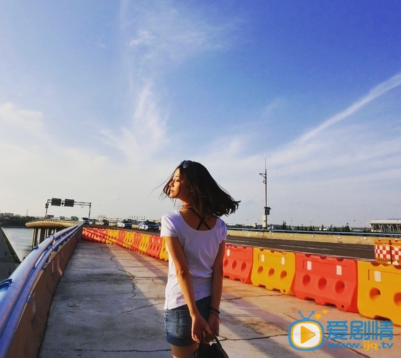 李茜公路写真 李茜高清写真_李茜高清剧照