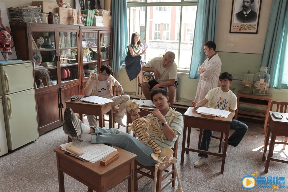 万物生长白老师剧照 
