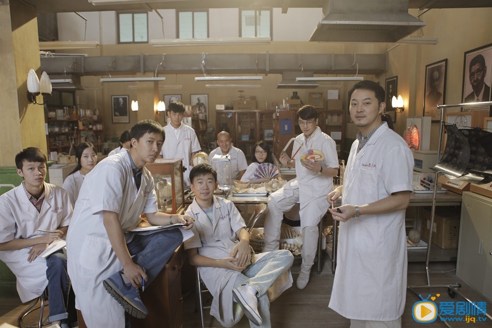 万物生长白老师剧照