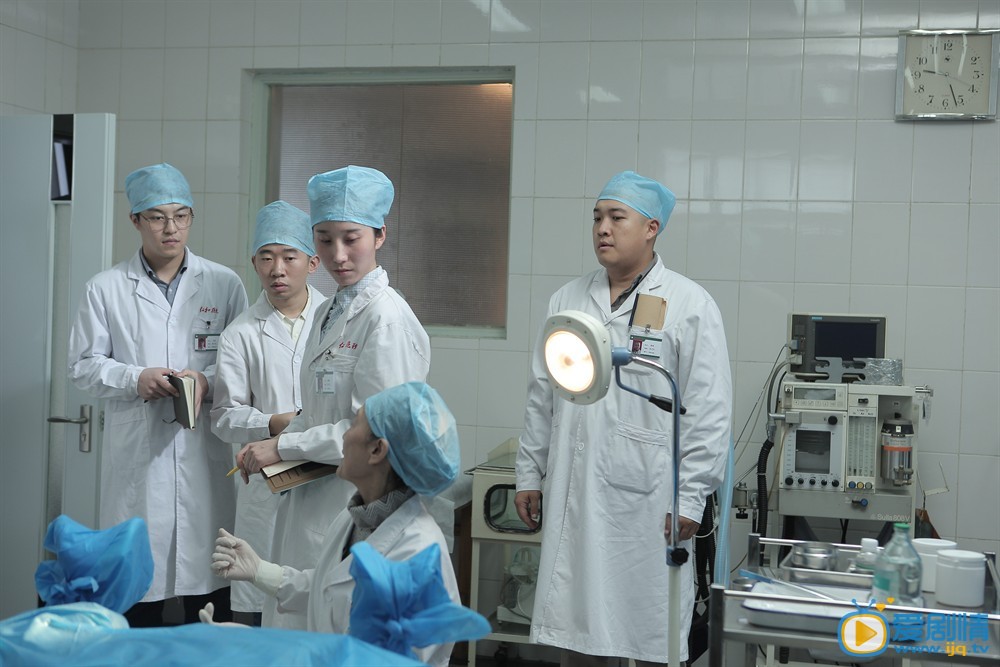 万物生长白老师剧照 