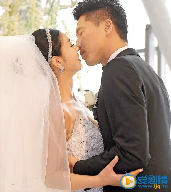 王雷李小萌王雷结婚照 李小萌王雷结婚照
