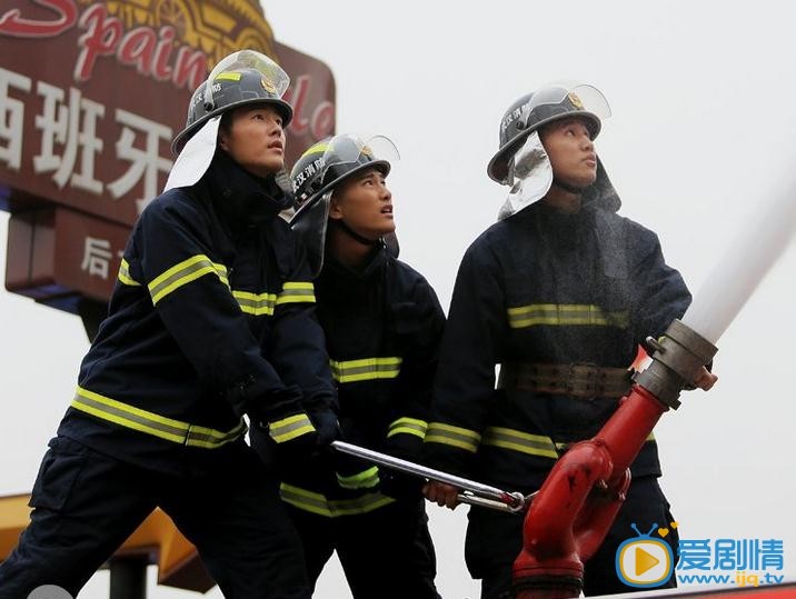 火线英雄梅远剧照