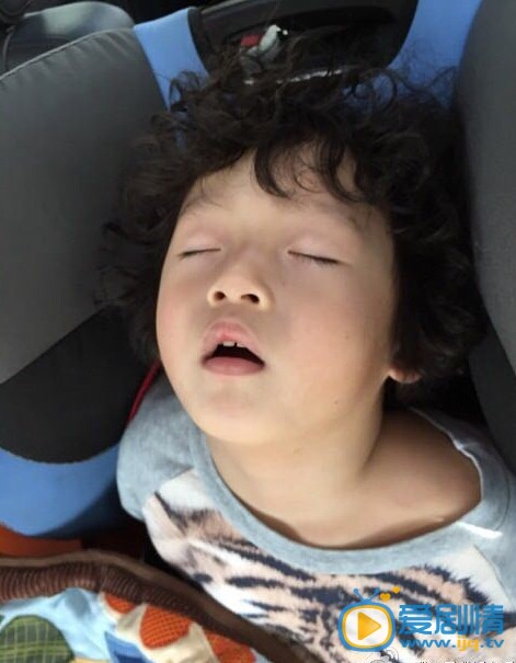 轩轩生活照 生活照