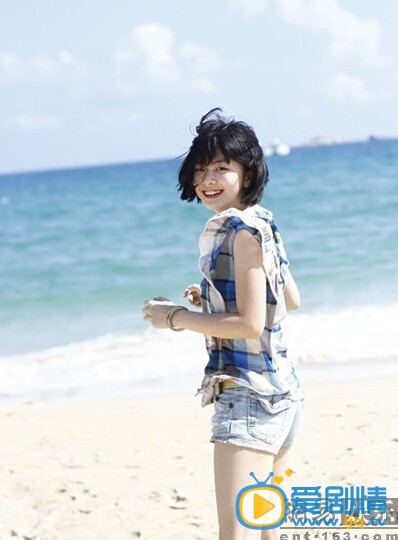 谭松韵清纯写真 谭松韵沙滩写真