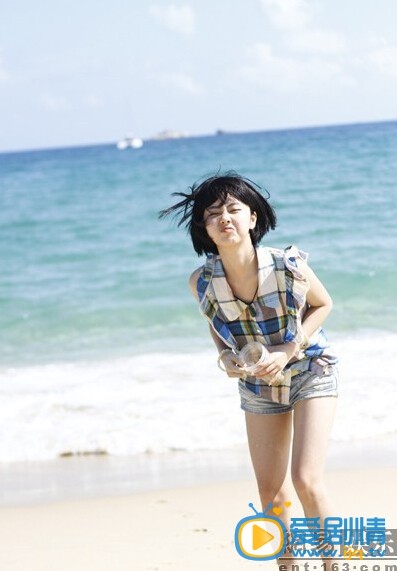 谭松韵清纯写真 谭松韵沙滩写真