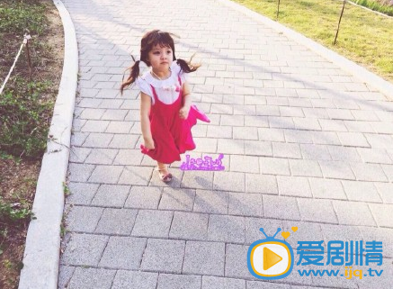 金在恩人比花娇 金在恩高清写真_金在恩高清剧照