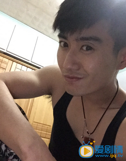 李昊宇自拍生活照 李昊宇高清写真_李昊宇高清剧照