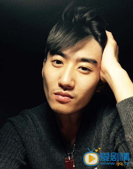 李昊宇自拍生活照 李昊宇高清写真_李昊宇高清剧照