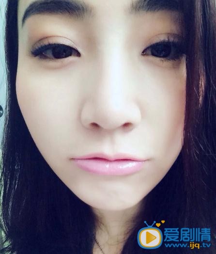 高艺涵嘟嘴卖萌照 嘟嘴卖萌照