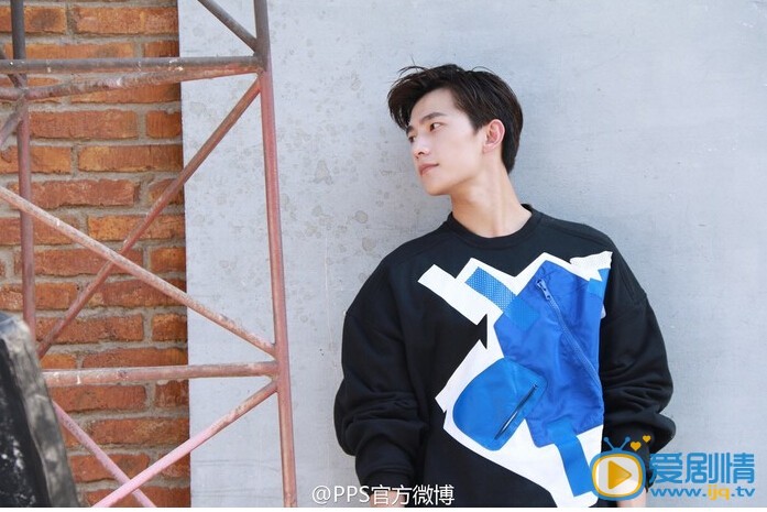杨洋耍酷照 杨洋高清写真_杨洋高清剧照