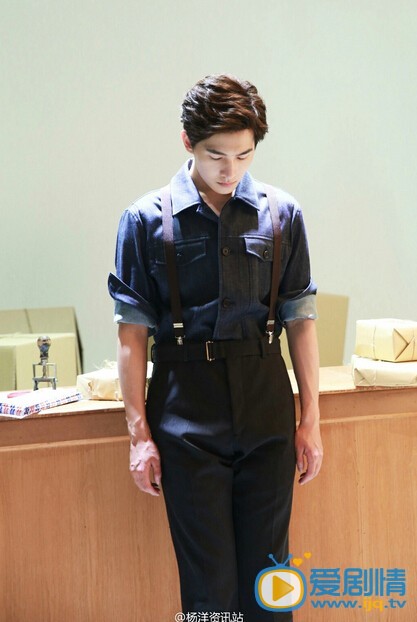 杨洋耍酷照 杨洋高清写真_杨洋高清剧照