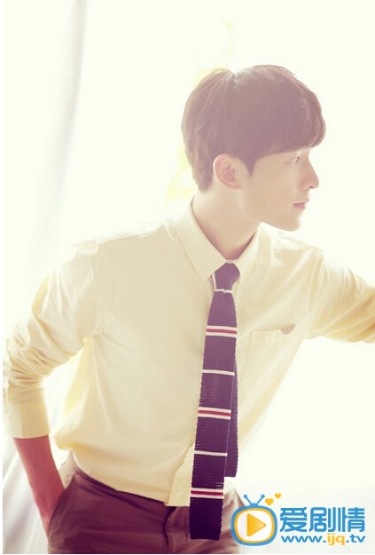 杨洋耍酷照 杨洋高清写真_杨洋高清剧照