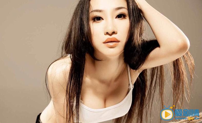朱子岩性感比基尼 朱子岩高清写真_朱子岩高清剧照
