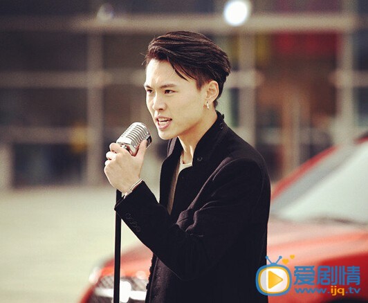 张玮演出照 张玮高清写真_张玮高清剧照