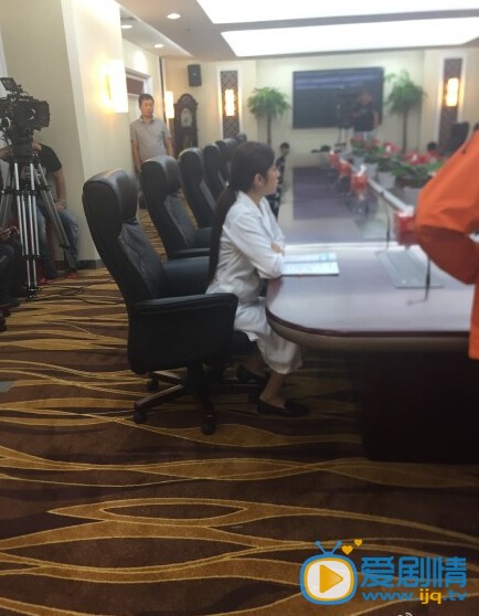 王晓晨拍戏幕后照 王晓晨高清写真_王晓晨高清剧照
