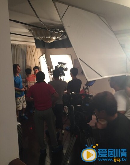 王晓晨拍戏幕后照 王晓晨高清写真_王晓晨高清剧照