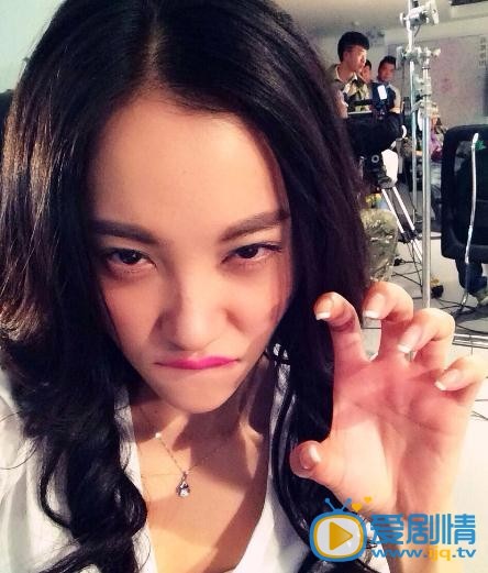 周楚濋嘟嘴卖萌照 周楚濋高清写真_周楚濋高清剧照