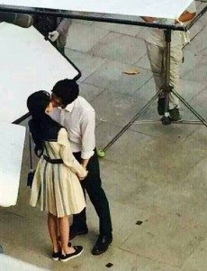 《微微一笑很倾城》最新路透照 杨洋郑爽热吻