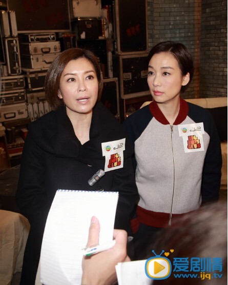 伍咏薇活动照 伍咏薇将与江美仪合演舞台剧《嬉春酒店》，伍姑娘表示如今已彩排得如火如荼，而自己因为患上肠胃炎要看医生，不过相信体力上是没问题