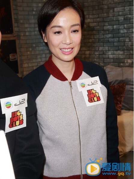 伍咏薇活动照 伍咏薇将与江美仪合演舞台剧《嬉春酒店》，伍姑娘表示如今已彩排得如火如荼，而自己因为患上肠胃炎要看医生，不过相信体力上是没问题