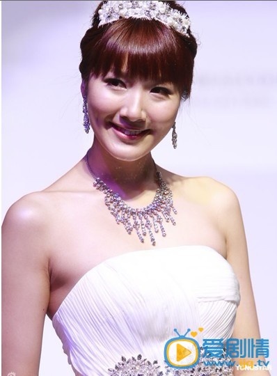 李亚男婚纱show 李亚男高清写真_李亚男高清剧照