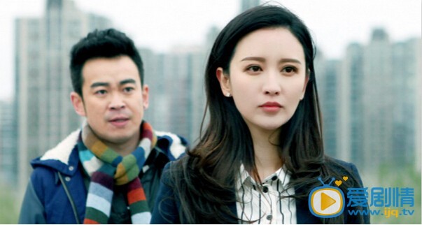 张萌影视剧照 都市合家欢轻喜剧《三个奶爸》正在浙江、深圳两大卫视黄金档热播，剧中张萌饰演的北漂女邹男的一组剧照也随之曝光，多款秋冬穿搭彰显了角色身份。