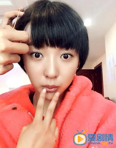 杨舒嘟嘴卖萌照 杨舒高清写真_杨舒高清剧照