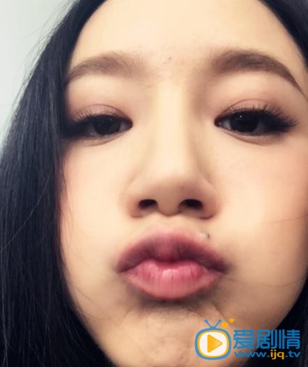 李倩卖萌照 李倩高清写真_李倩高清剧照